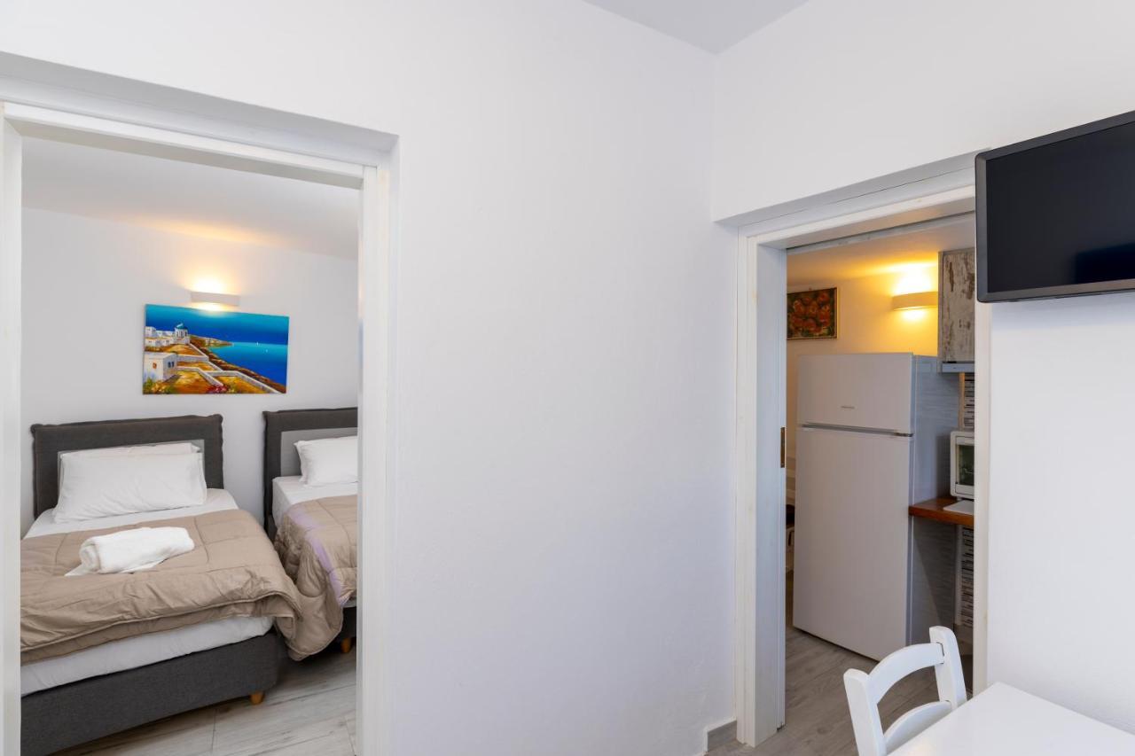 Villa Ostrich Fira  Luaran gambar